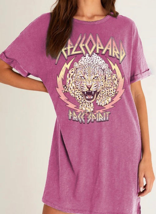 A magenta loose-fit t-shirt dress featuring the Defleopard logo.