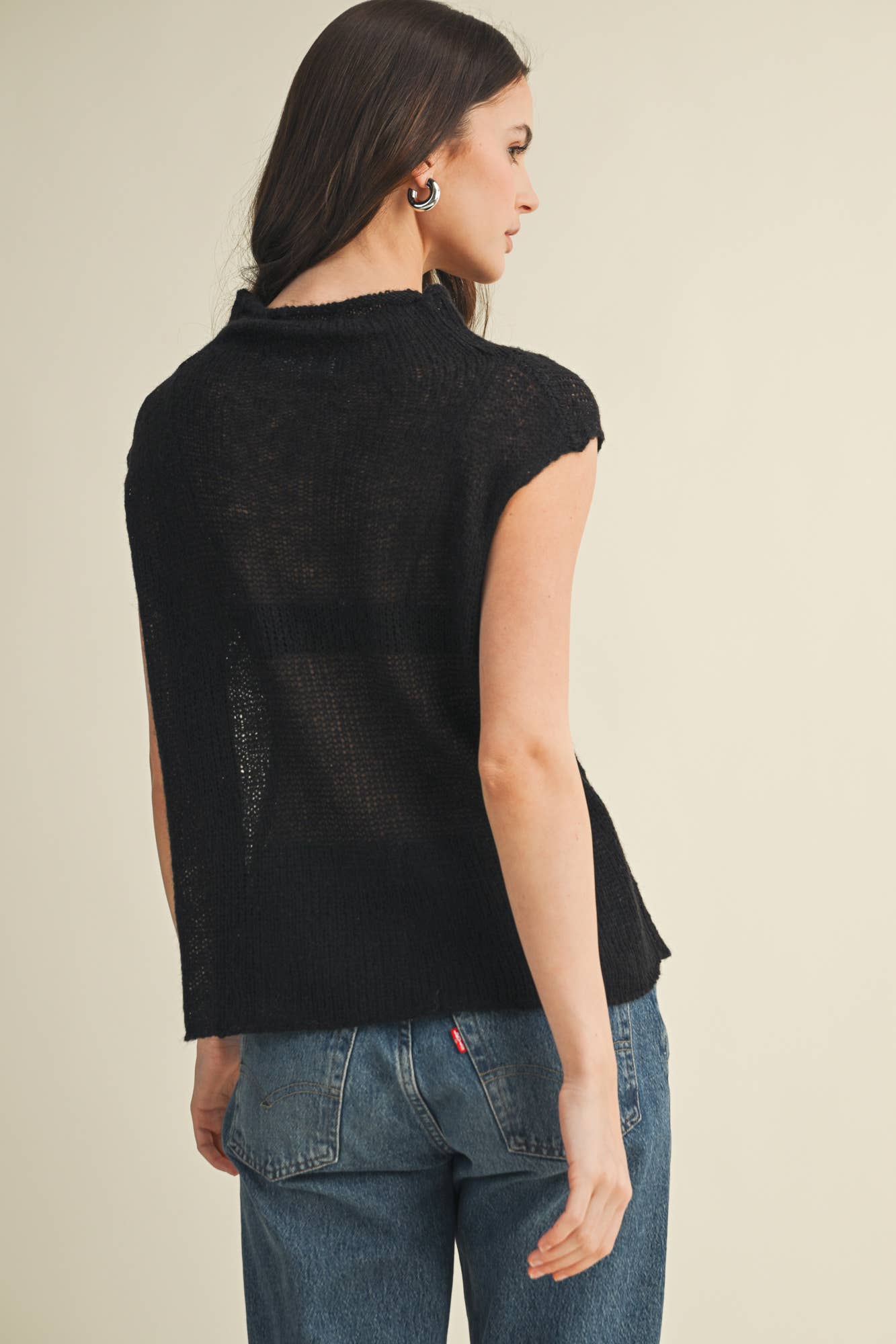 HIGH NECK SLEEVELESS SWEATER TOP