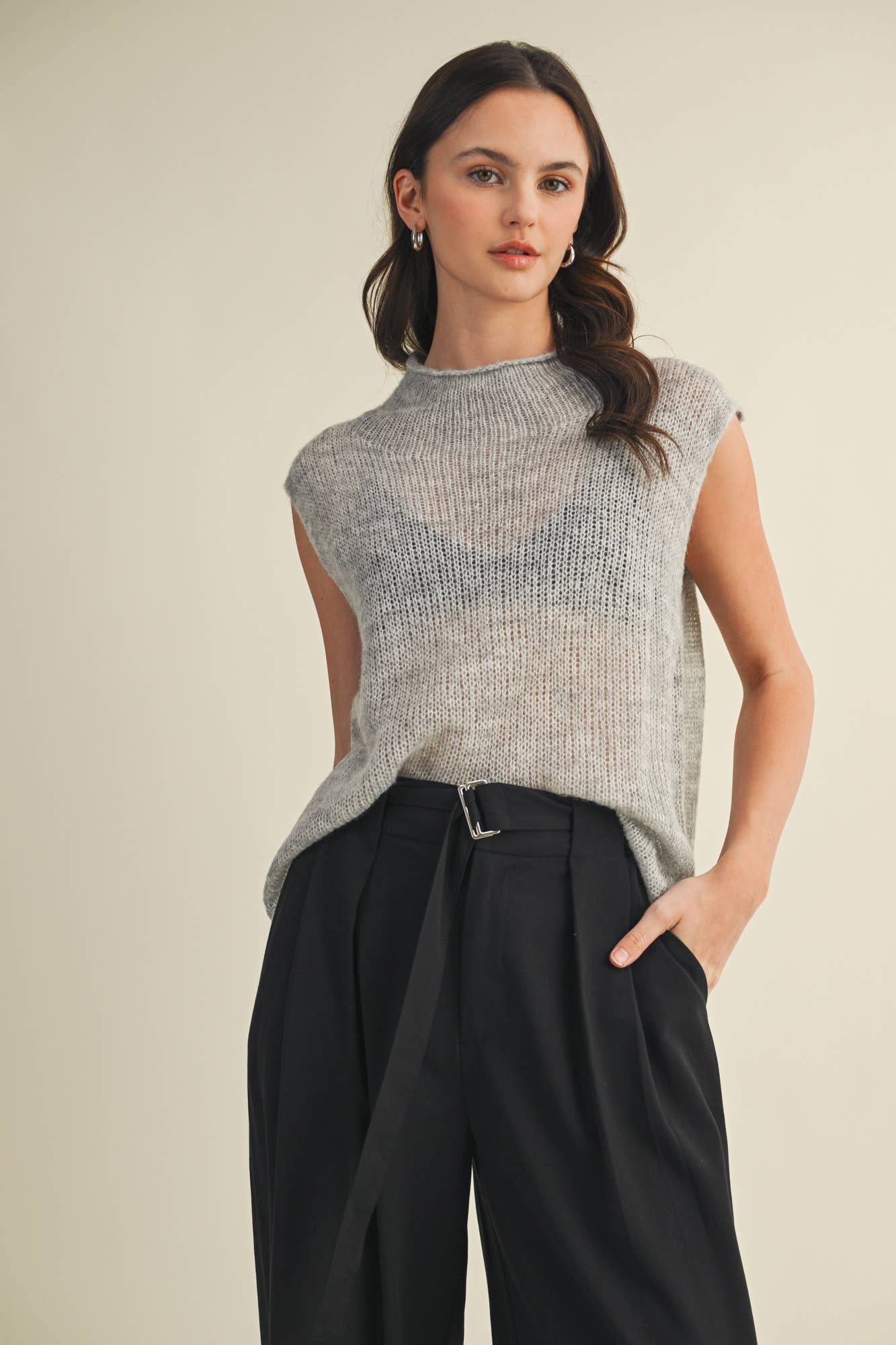 HIGH NECK SLEEVELESS SWEATER TOP