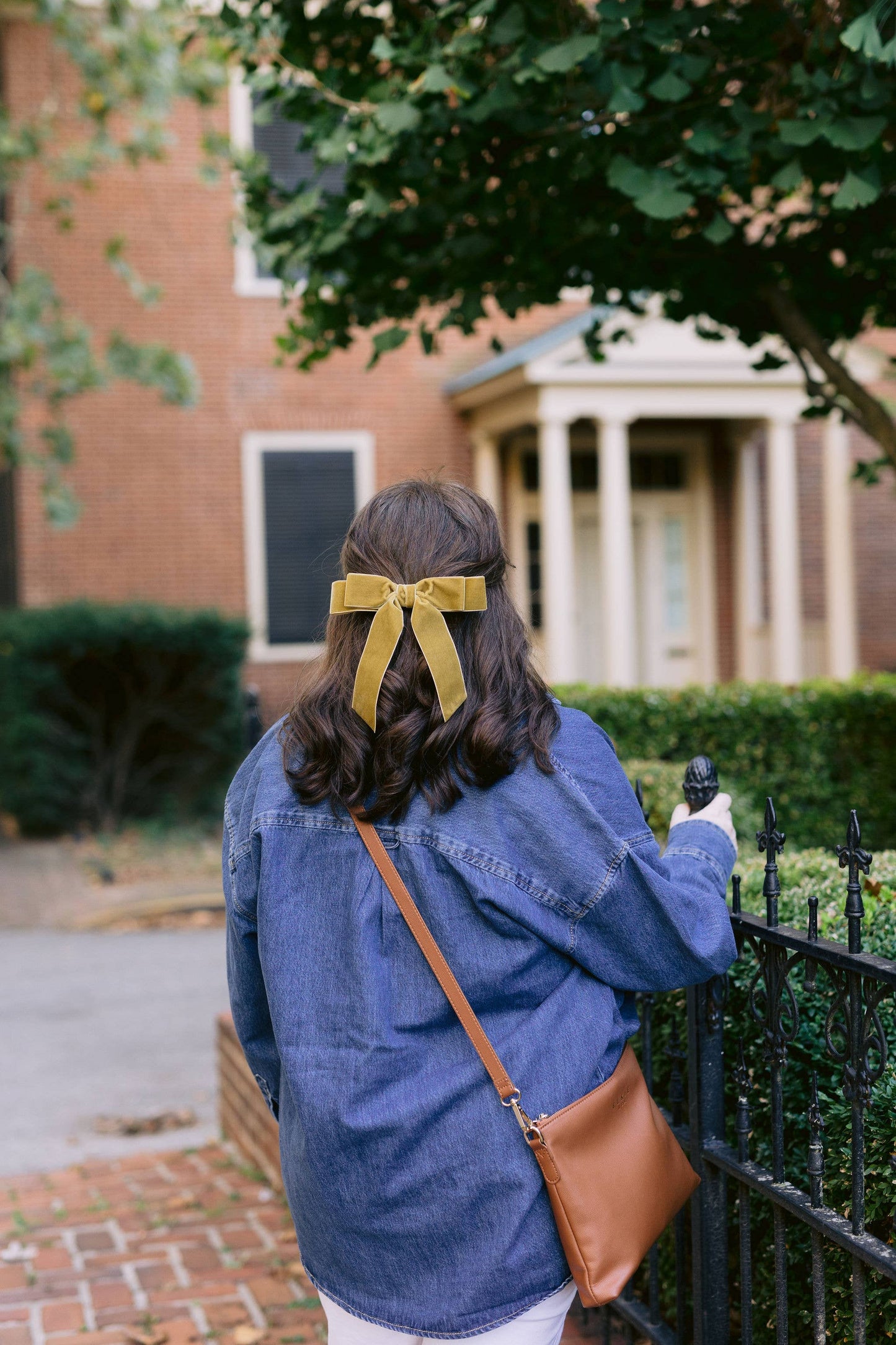 Grace & Grandeur Judy Short Bow Barrette