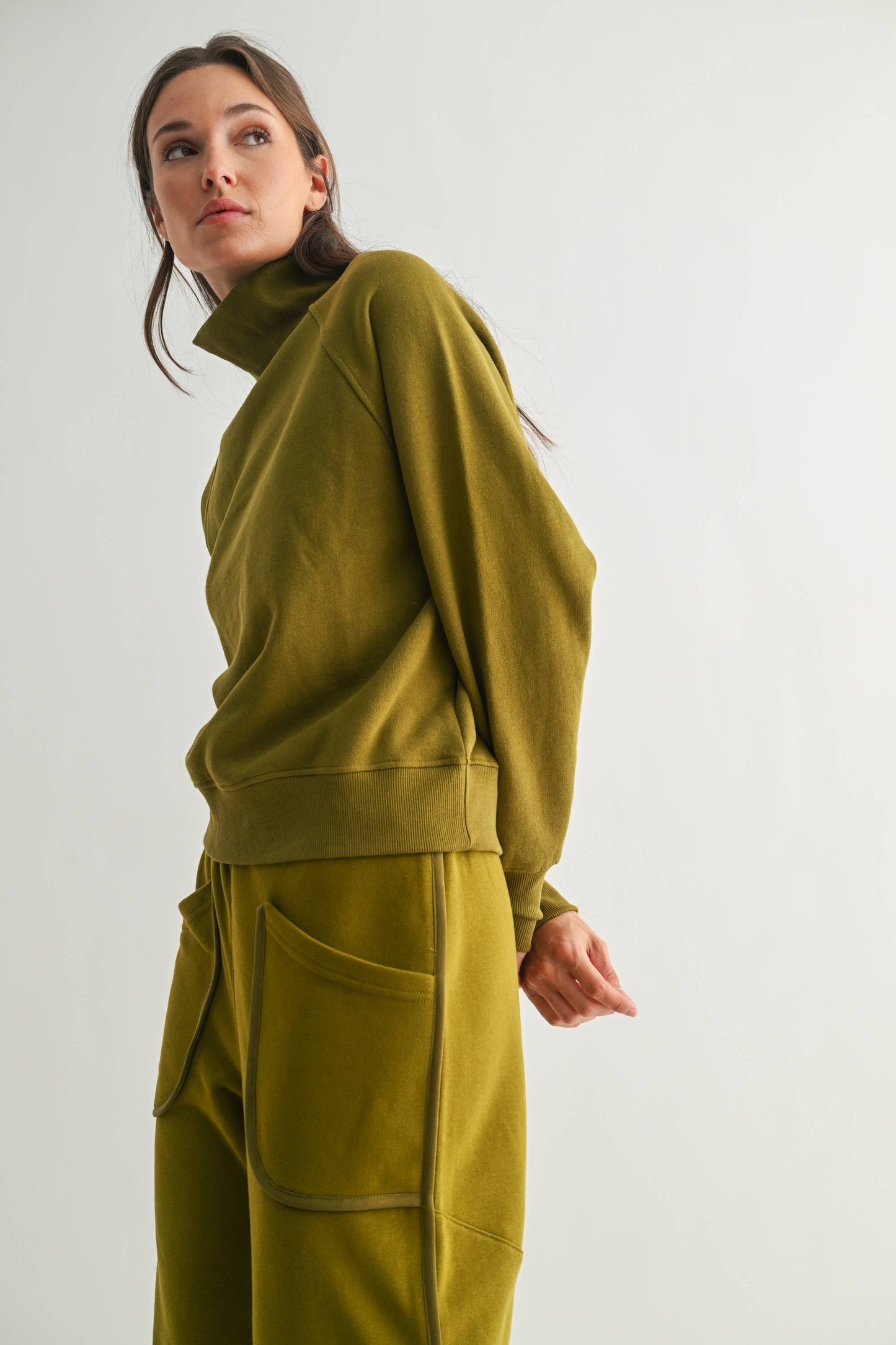 Sporty Malibu Sleeve Turtleneck