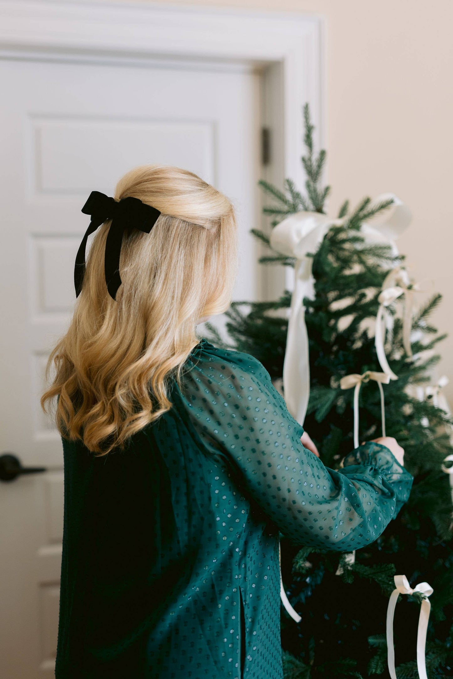 Grace & Grandeur Judy Short Bow Barrette