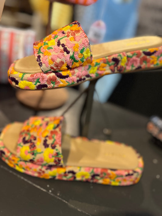 Embroidered Platform Sandal