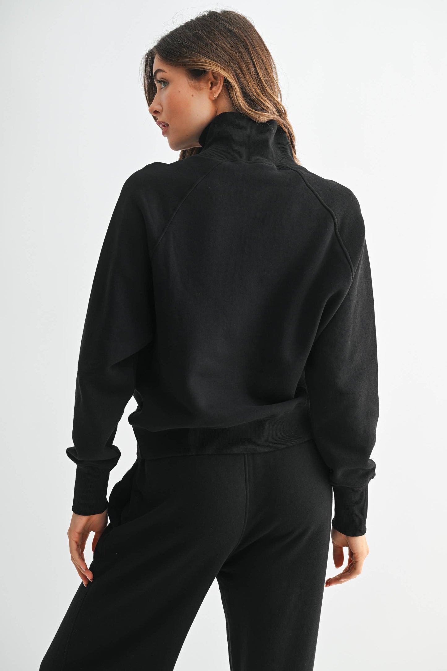 Sporty Malibu Sleeve Turtleneck
