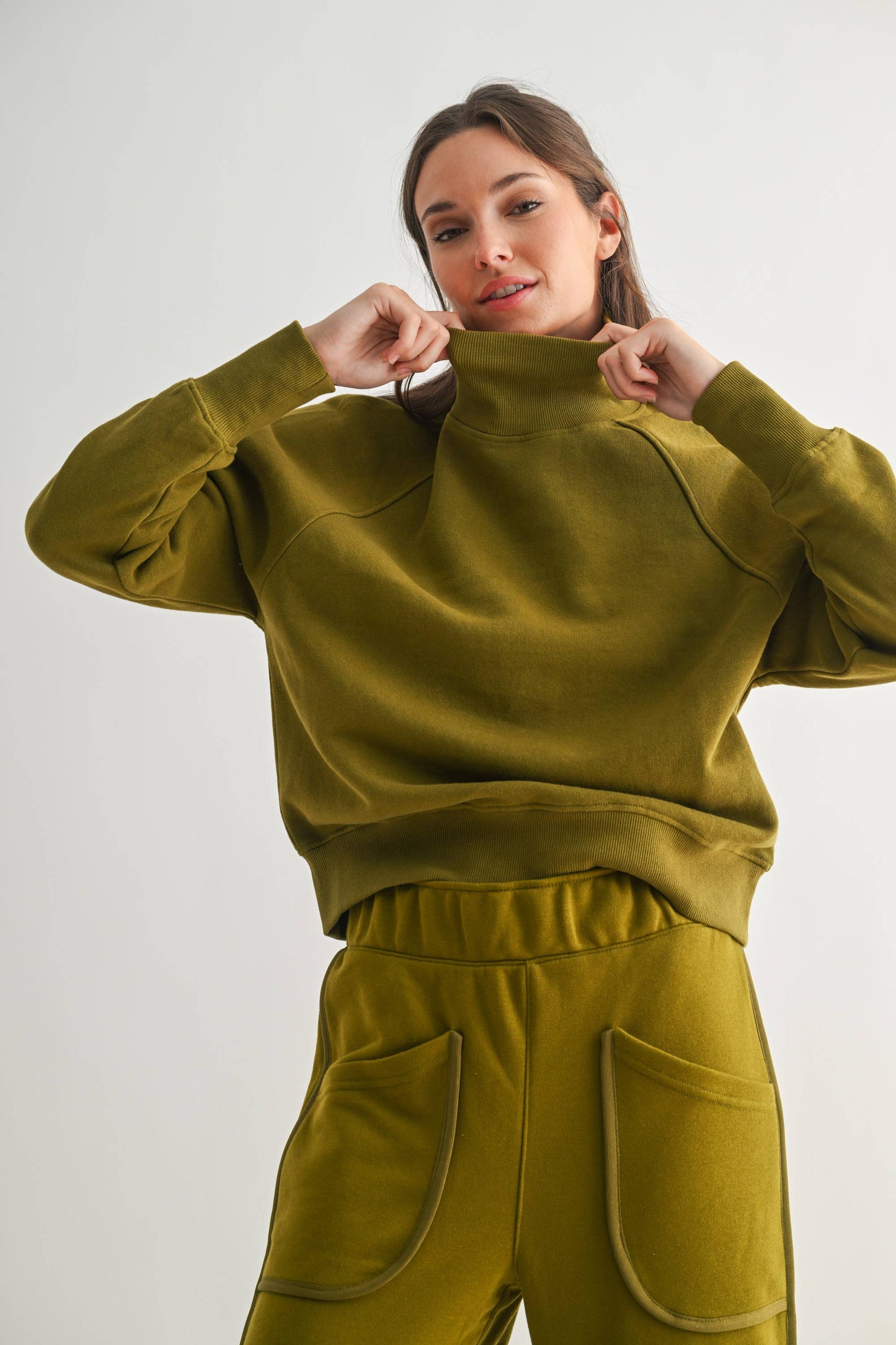 Sporty Malibu Sleeve Turtleneck